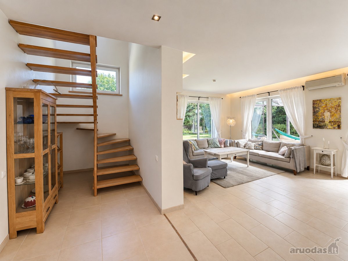 Parduodamas erdvus ir jaukus 166 m² namas - nuotraukos Nr. 8