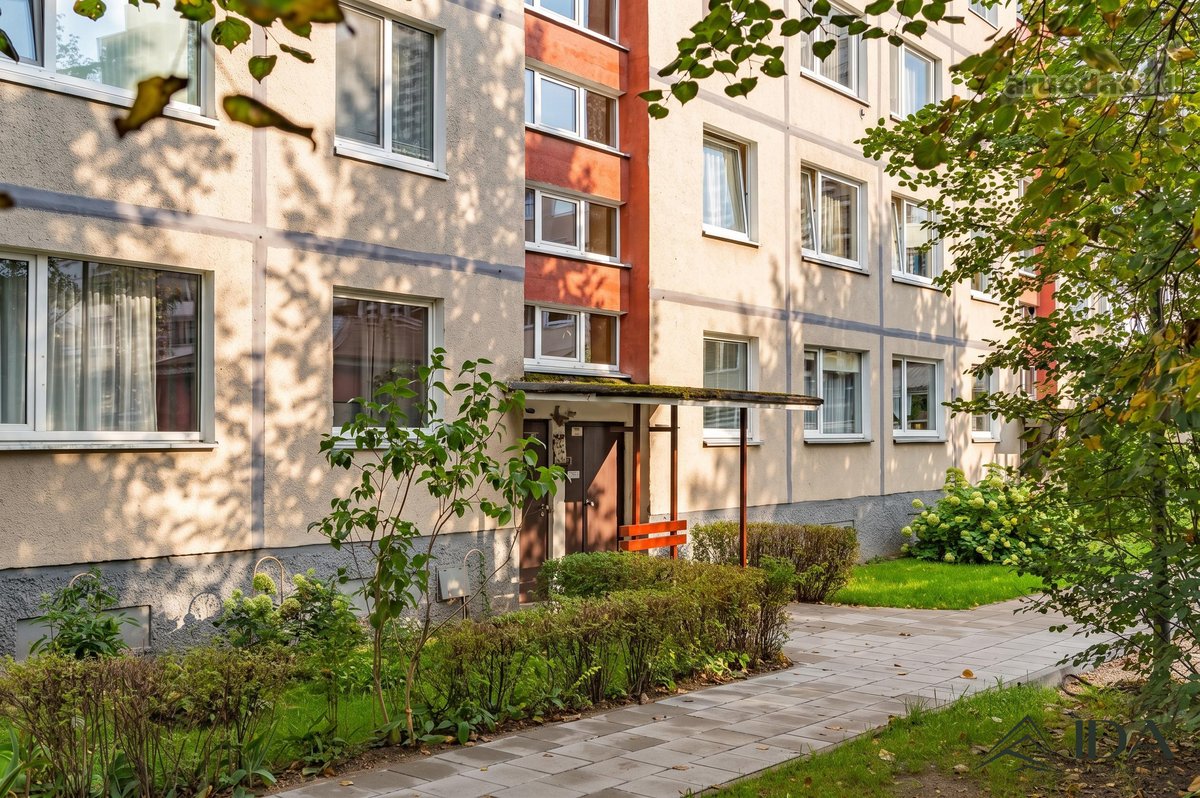 Parduodamas jaukus ir šviesus trijų kambarių - nuotraukos Nr. 27
