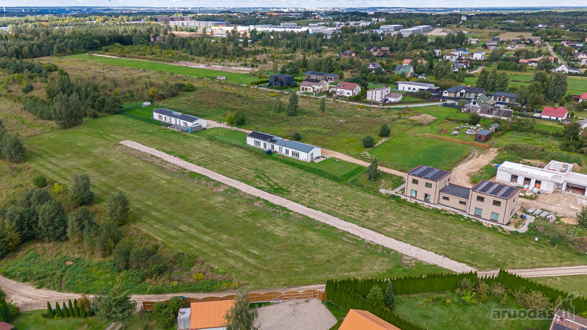 Du Besiribojantys Namų Valdos Sklypai Karių G - nuotraukos Nr. 5