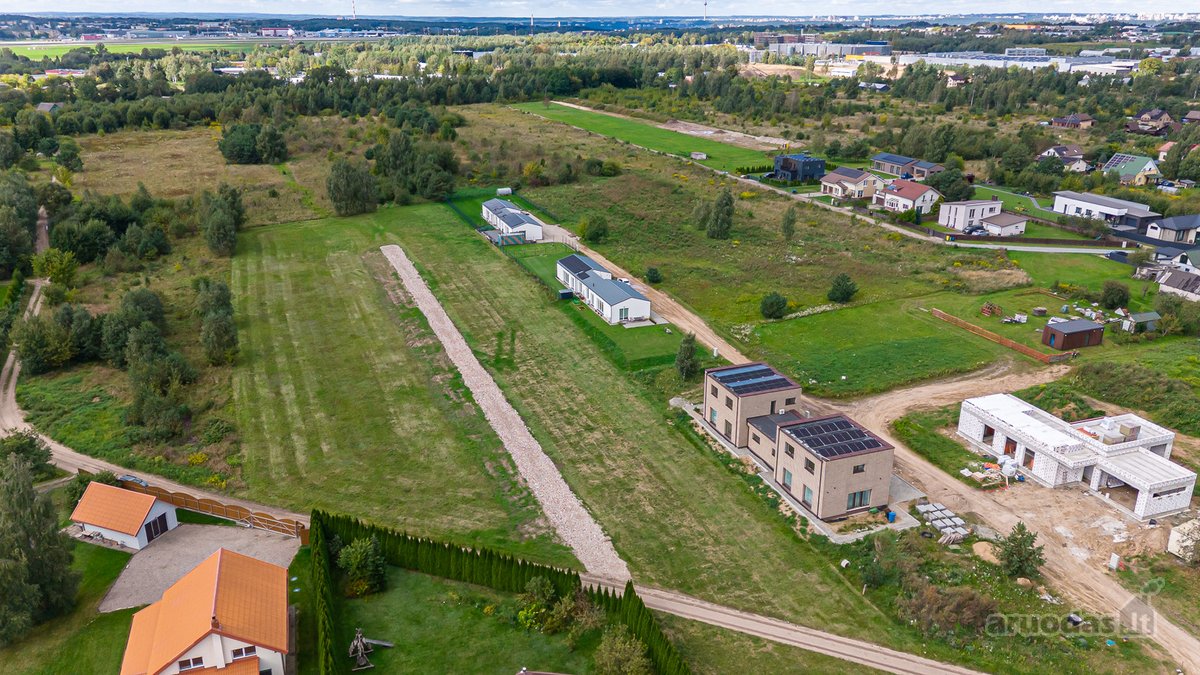 Du Besiribojantys Namų Valdos Sklypai Karių G - nuotraukos Nr. 13