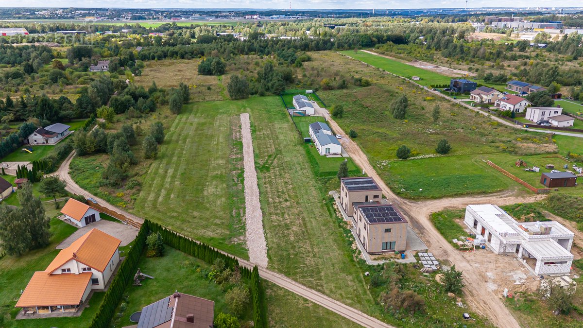 Du Besiribojantys Namų Valdos Sklypai Karių G - nuotraukos Nr. 14