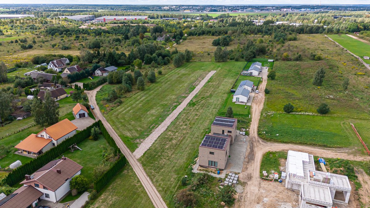 Du Besiribojantys Namų Valdos Sklypai Karių G - nuotraukos Nr. 16