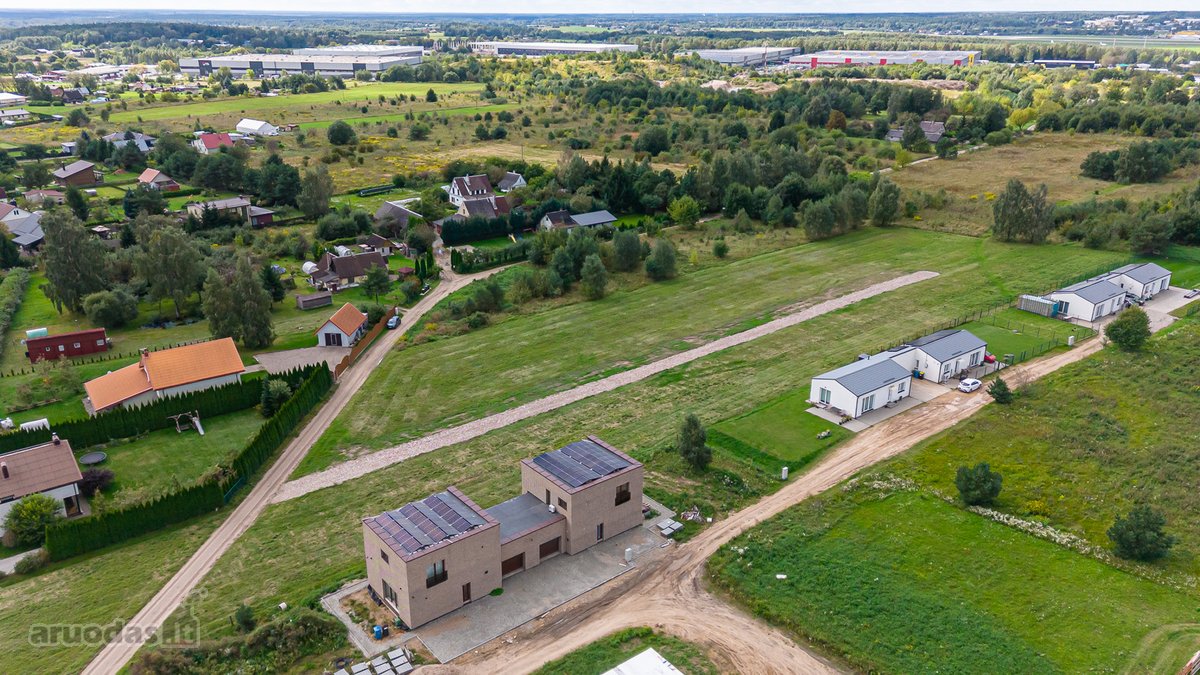 Du Besiribojantys Namų Valdos Sklypai Karių G - nuotraukos Nr. 6