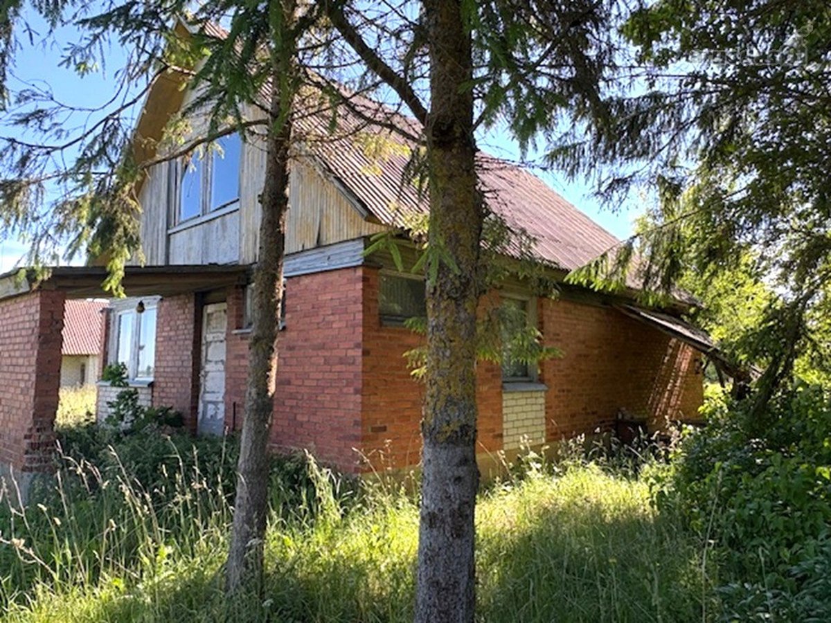 Gyvenamasis namas su žemės sklypu ir - nuotraukos Nr. 2