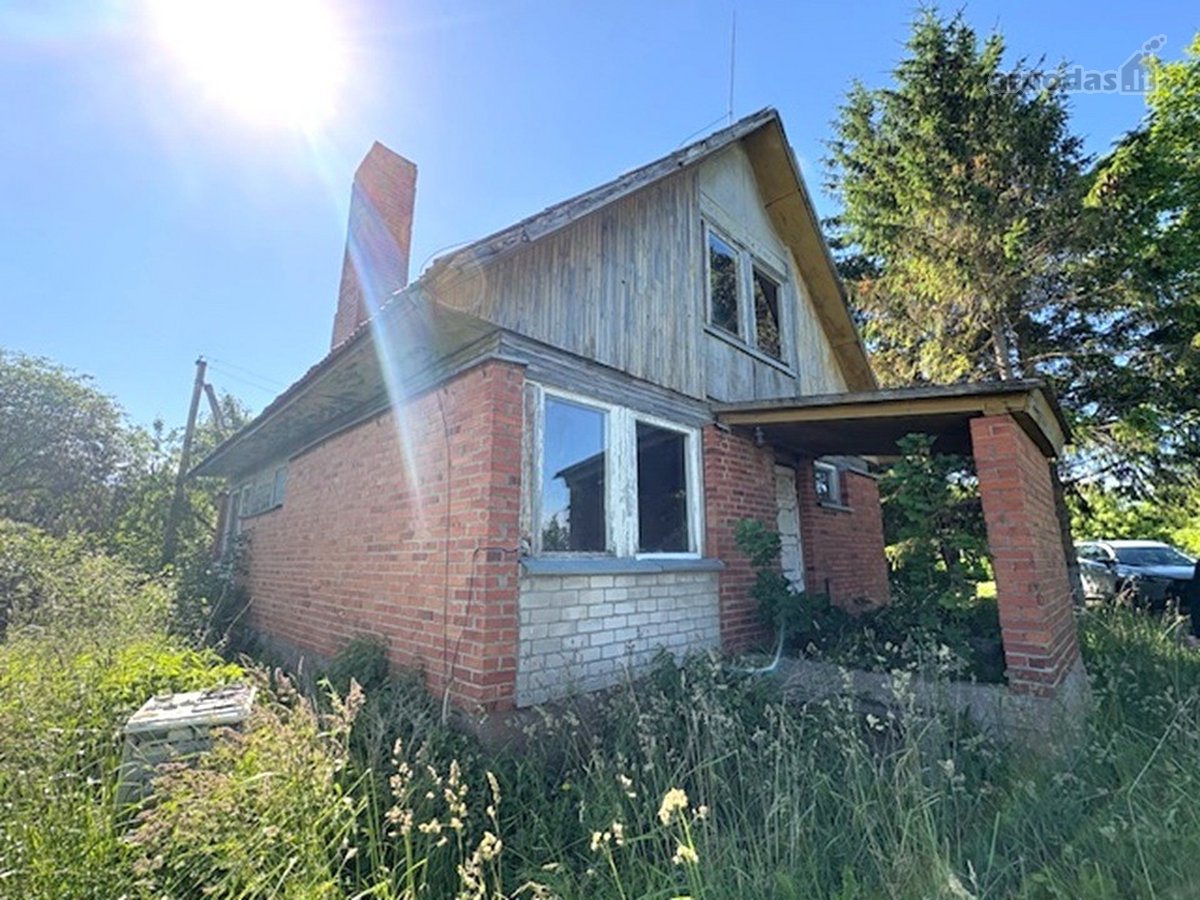 Gyvenamasis namas su žemės sklypu ir - nuotraukos Nr. 3