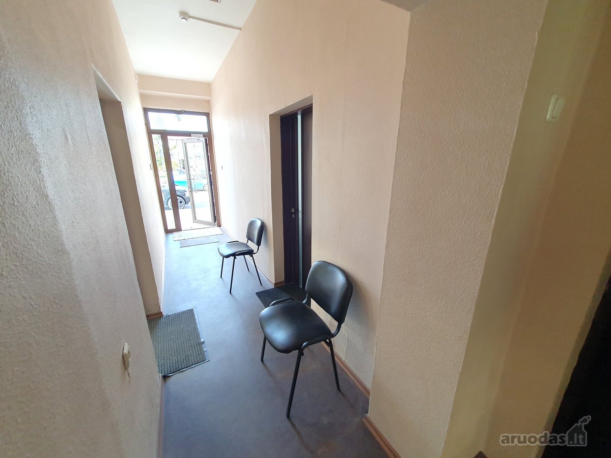 Administracinės patalpos su žemės sklypo dalimi  - nuotraukos Nr. 4