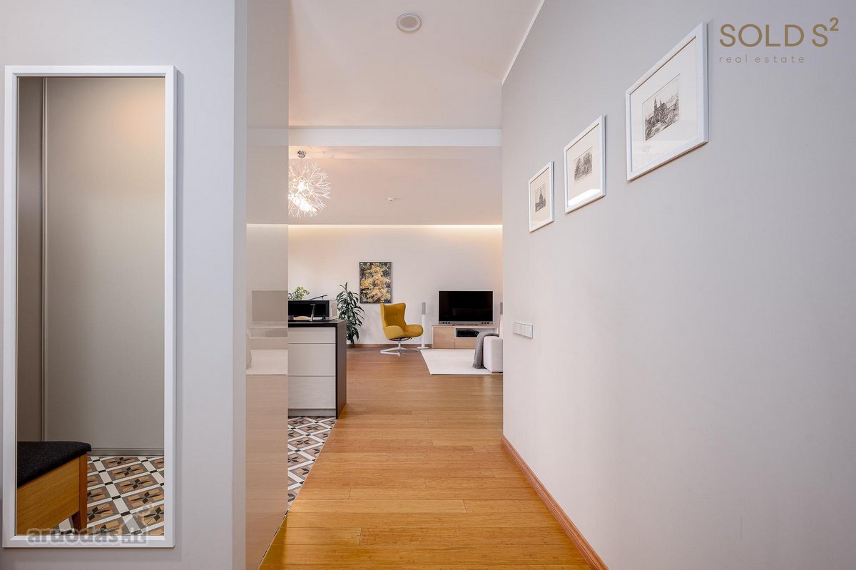 Atokiausiame kiemo gale, po ąžuolu, įsikūrę - nuotraukos Nr. 12