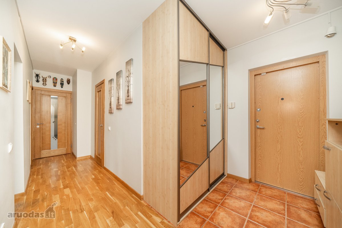 Parduodamas jaukus, šviesus 3 kambarių butas - nuotraukos Nr. 16