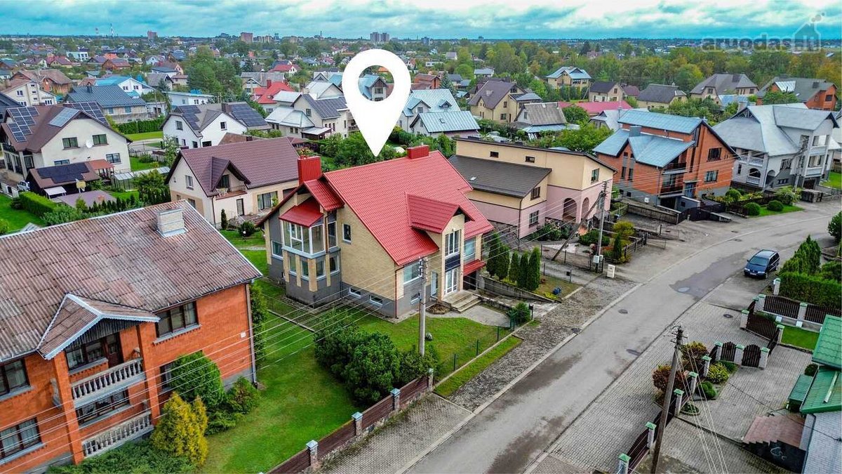 Parduodamas erdvus dviejų aukštų mūrinis - nuotraukos Nr. 2