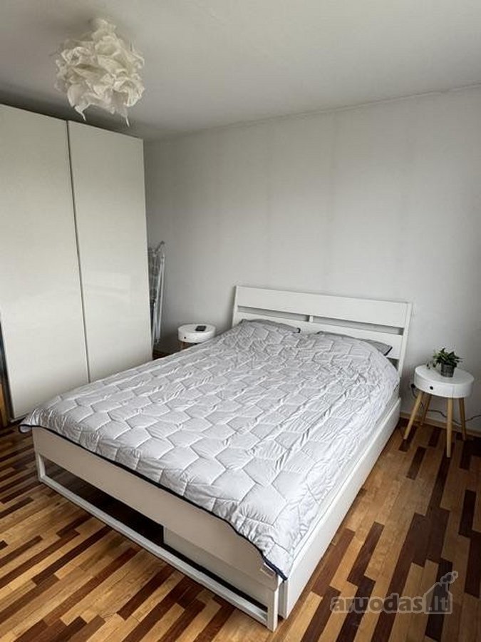 Nuomojamas erdvus 4 kambarių butas Vilniaus - nuotraukos Nr. 6