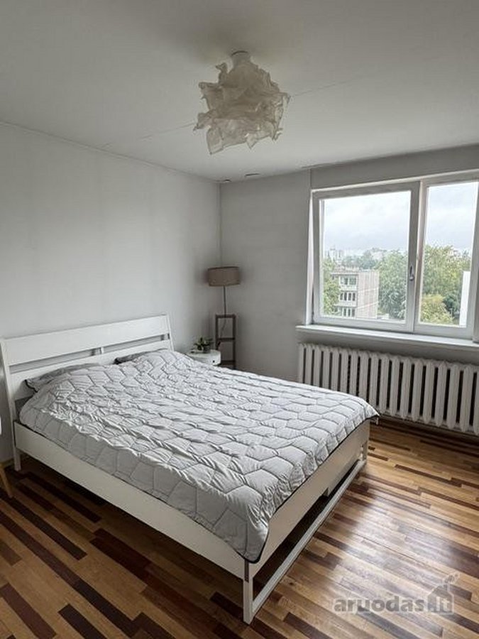 Nuomojamas erdvus 4 kambarių butas Vilniaus - nuotraukos Nr. 7