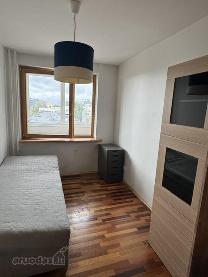 Nuomojamas erdvus 4 kambarių butas Vilniaus - nuotraukos Nr. 9
