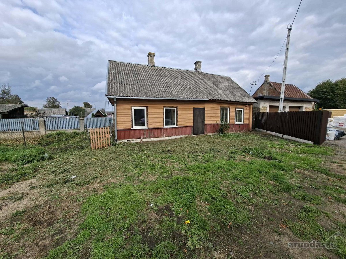 Namas randuosi miesto cientre  - nuotraukos Nr. 2