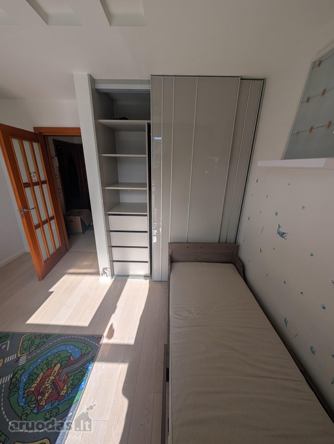 Nuomojamas erdvus 4 kambarių butas su rūsiu. - nuotraukos Nr. 10