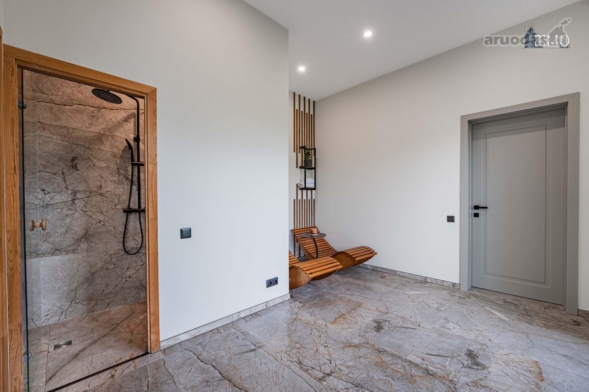 Parduodamas Kokybiškai Įrengtas 196 M² Namas - nuotraukos Nr. 26