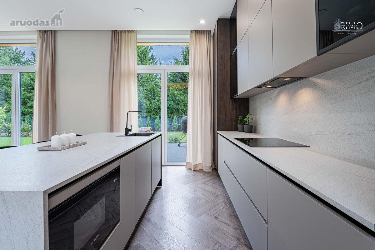 Parduodamas Kokybiškai Įrengtas 196 M² Namas - nuotraukos Nr. 36