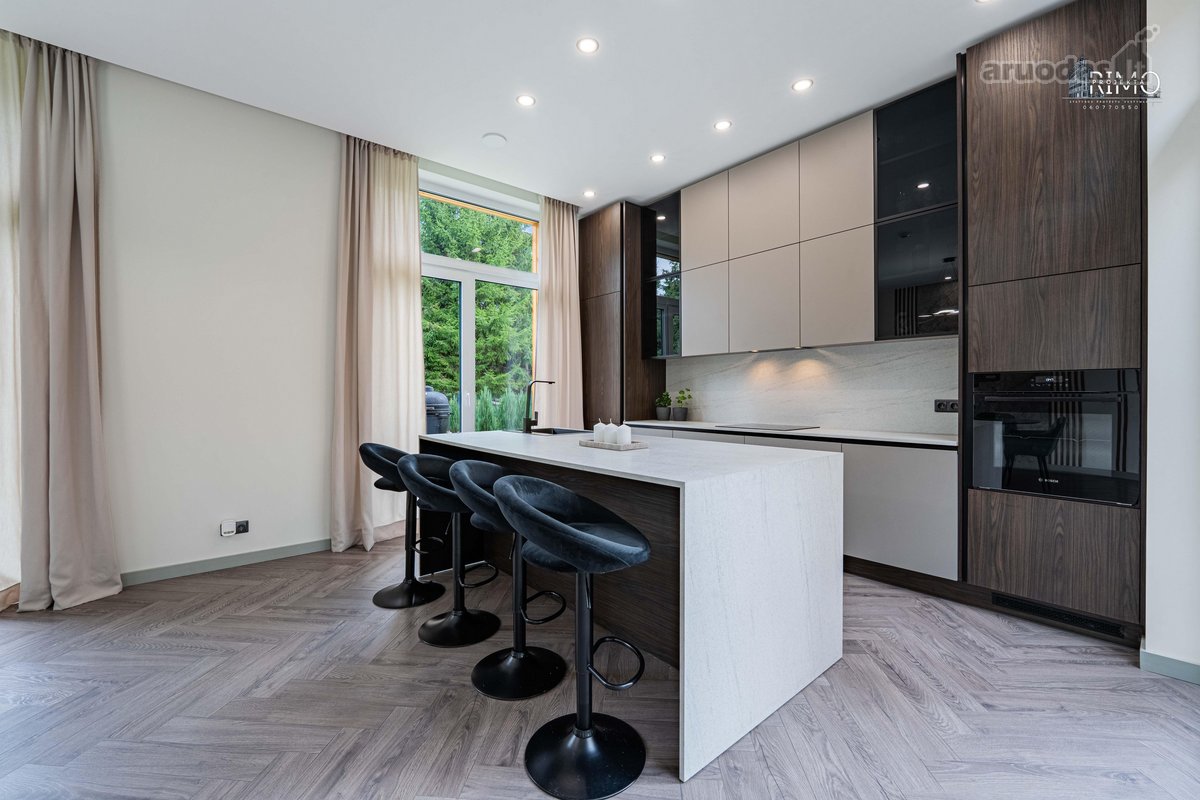 Parduodamas Kokybiškai Įrengtas 196 M² Namas - nuotraukos Nr. 37