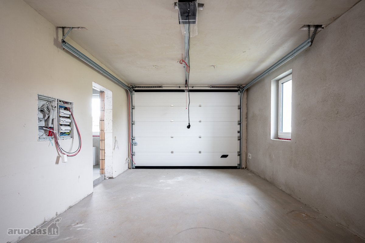 Erdvus 175 M² Vienbutis Namas Su Garažu Ir 10 - nuotraukos Nr. 18