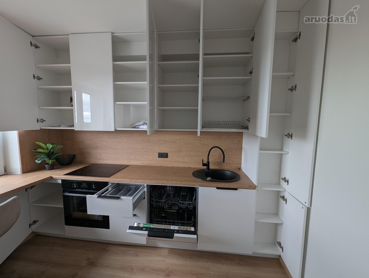 Renovuotame Name Išnuomojamas 4 Kambarių - nuotraukos Nr. 7