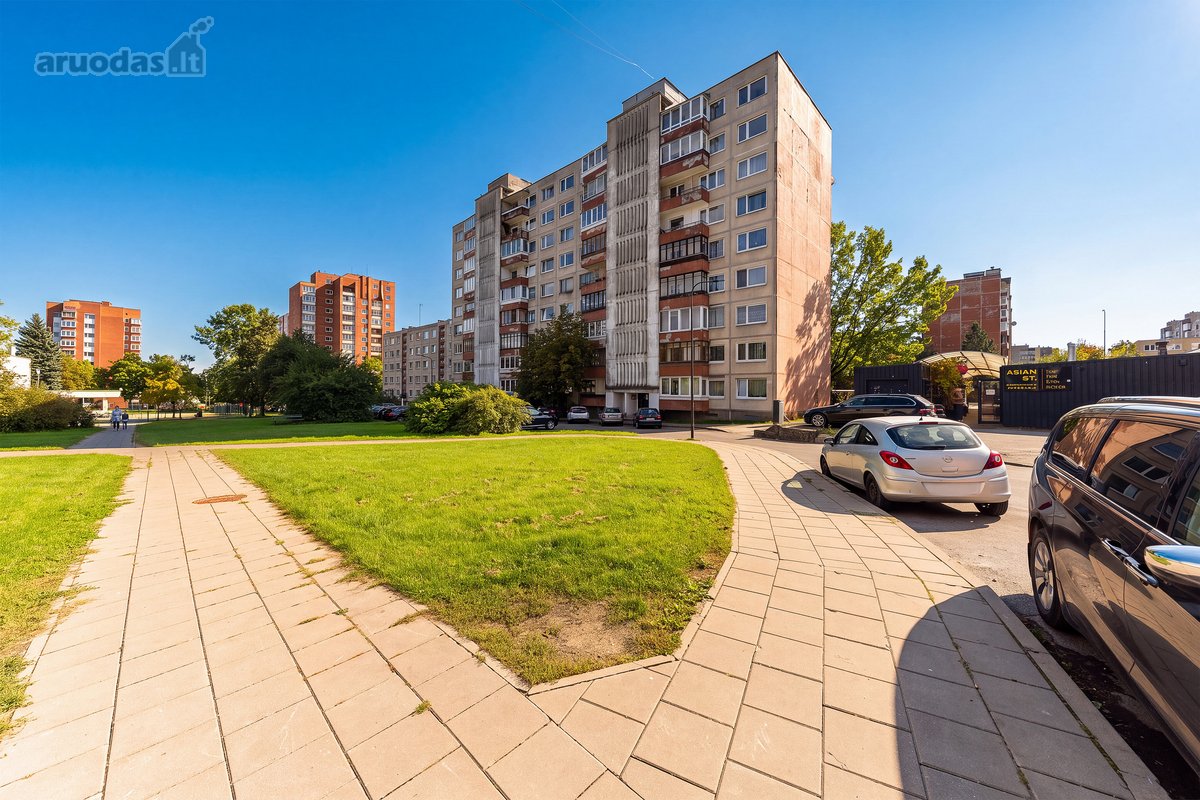 Parduodame erdvų, labai šviesų vieno kambario - nuotraukos Nr. 15