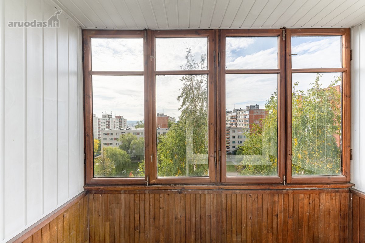 Parduodame erdvų, labai šviesų vieno kambario - nuotraukos Nr. 7