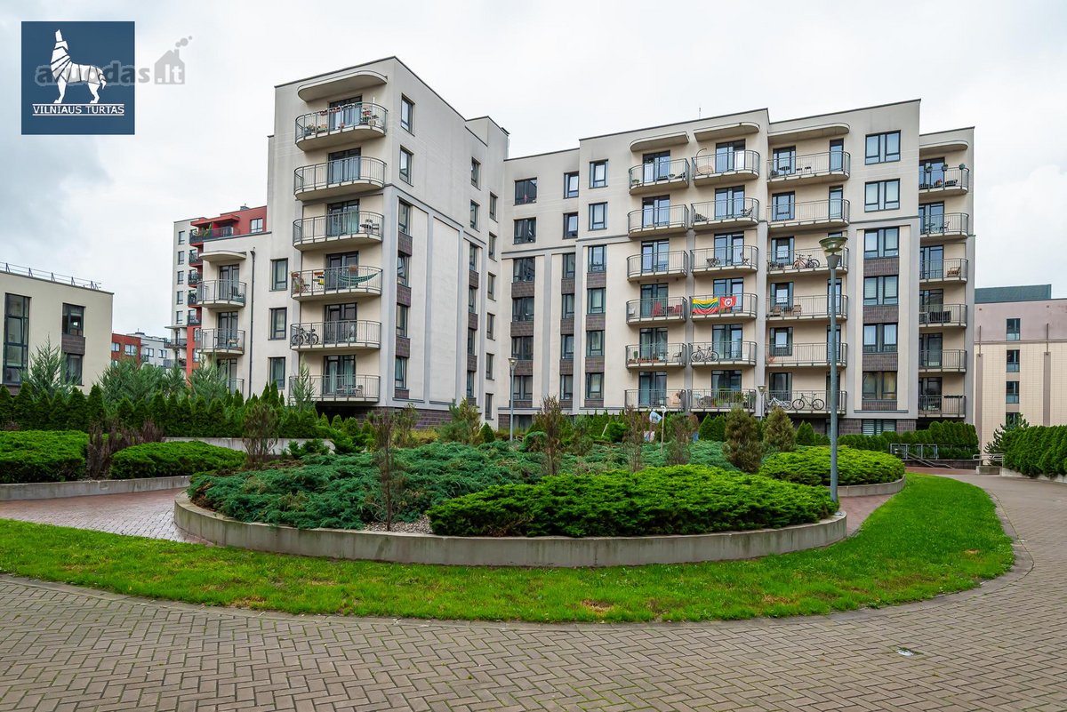 Nuomojamas erdvus ir šiuolaikiškas 2 kambarių - nuotraukos Nr. 15