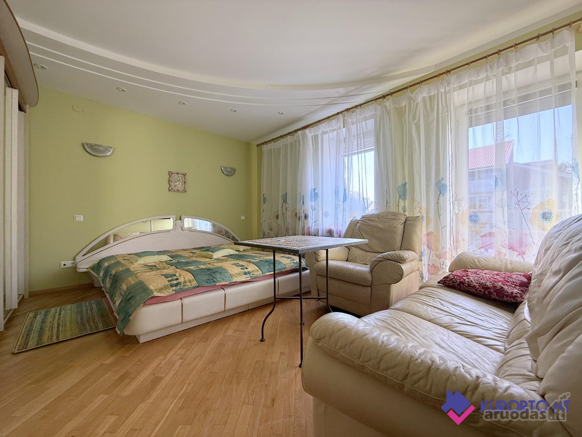 Parduodamas dviejų aukštų namas su mansarda - nuotraukos Nr. 10
