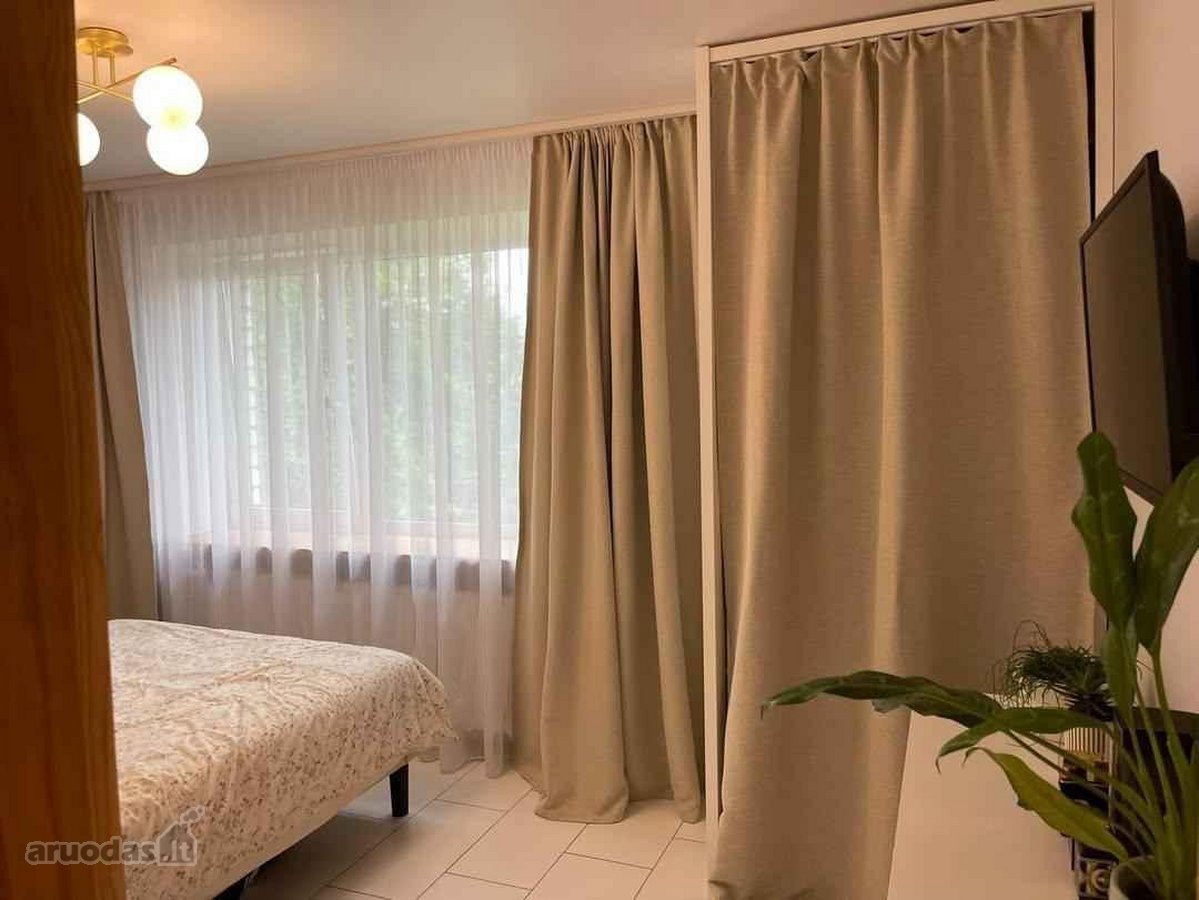 Parduodamas dviejų kambarių butas renovuotame - nuotraukos Nr. 13
