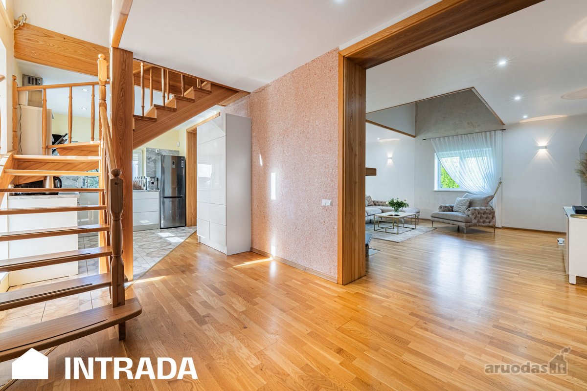 225 M² Gyvenamasis Namas Su Pirtimi, Garažu - nuotraukos Nr. 9