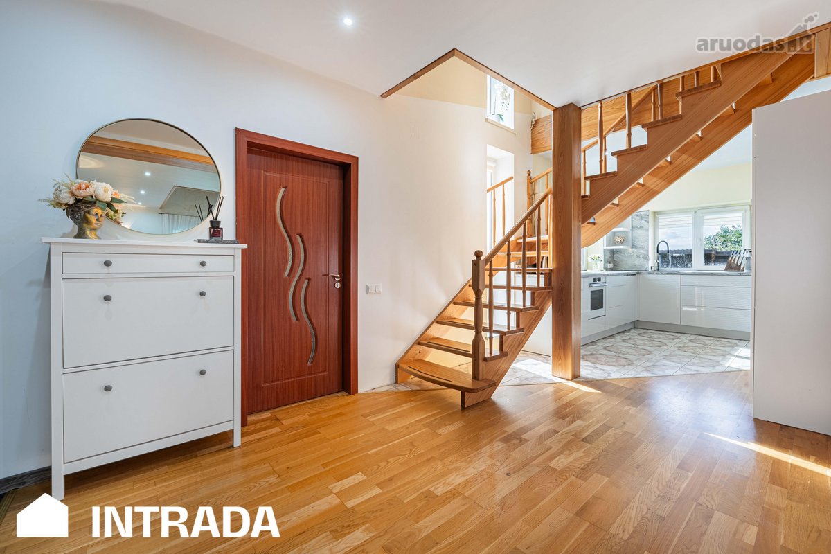 225 M² Gyvenamasis Namas Su Pirtimi, Garažu - nuotraukos Nr. 7