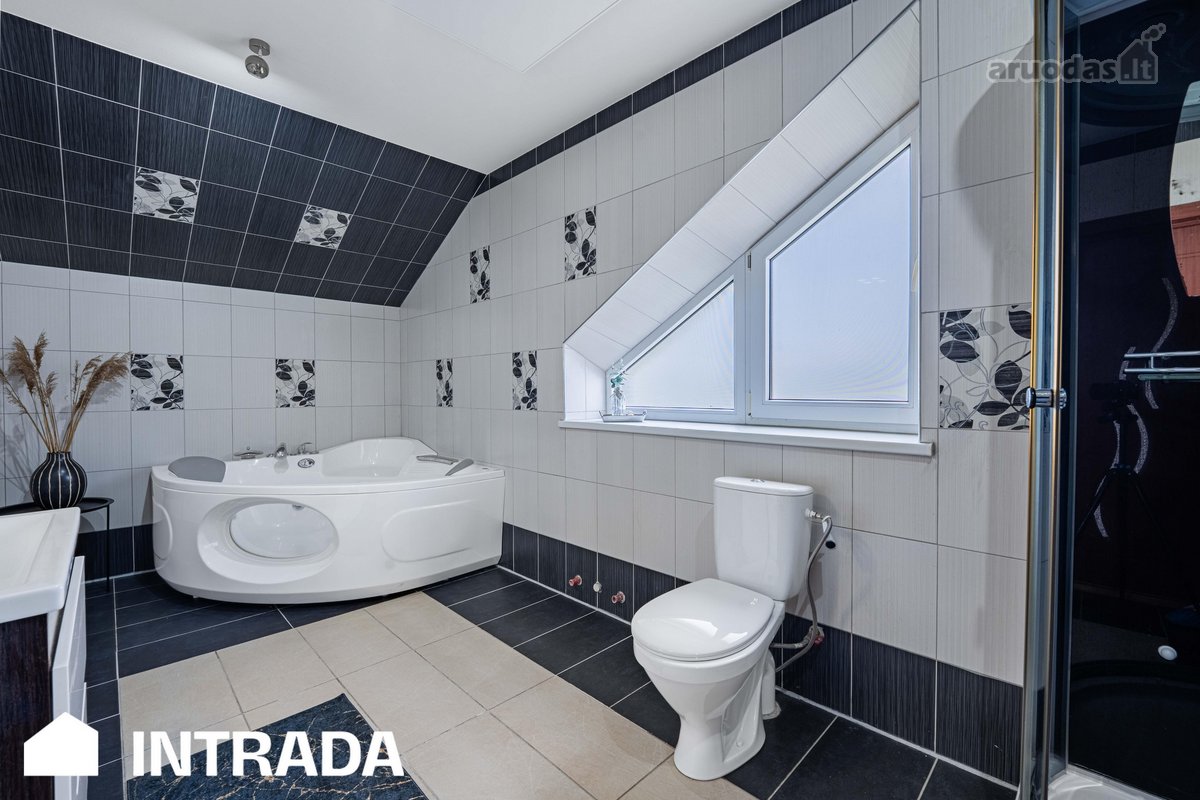 225 M² Gyvenamasis Namas Su Pirtimi, Garažu - nuotraukos Nr. 24