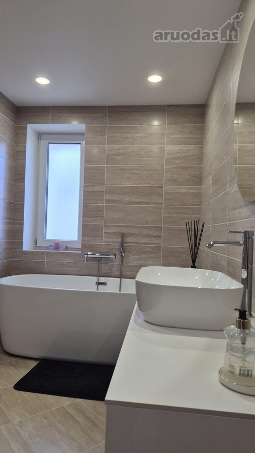 Parduodamas Pilnai Renovuotas Namas Telšiuose - nuotraukos Nr. 10