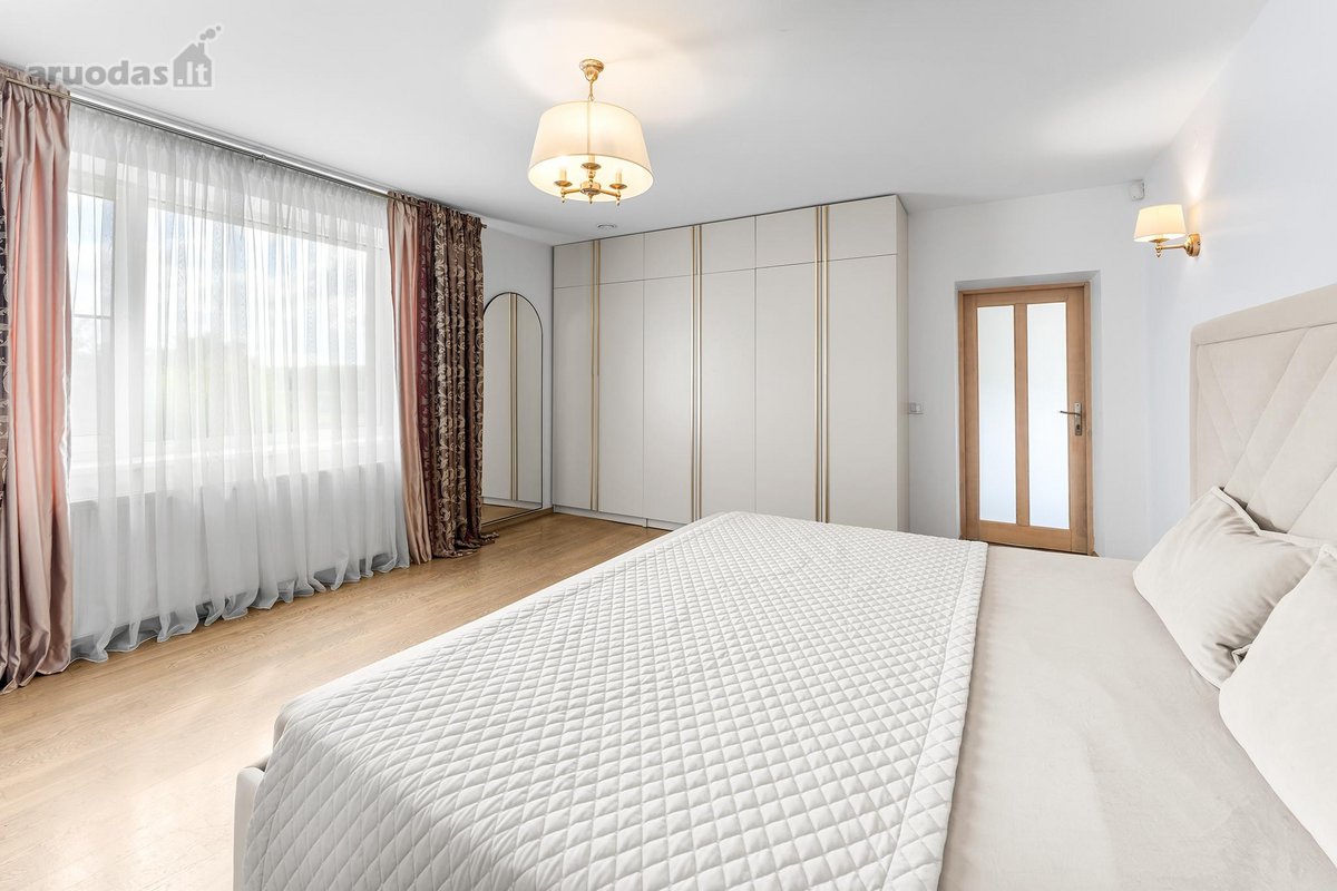 Parduodamas Erdvus, Renovuotas Namas Ramioje - nuotraukos Nr. 25