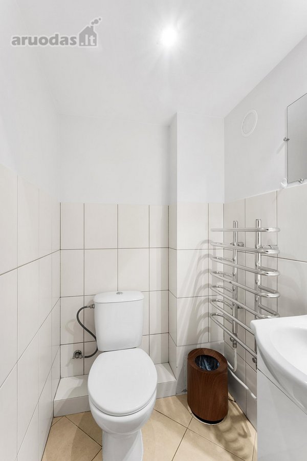 Parduodamas Erdvus, Renovuotas Namas Ramioje - nuotraukos Nr. 43