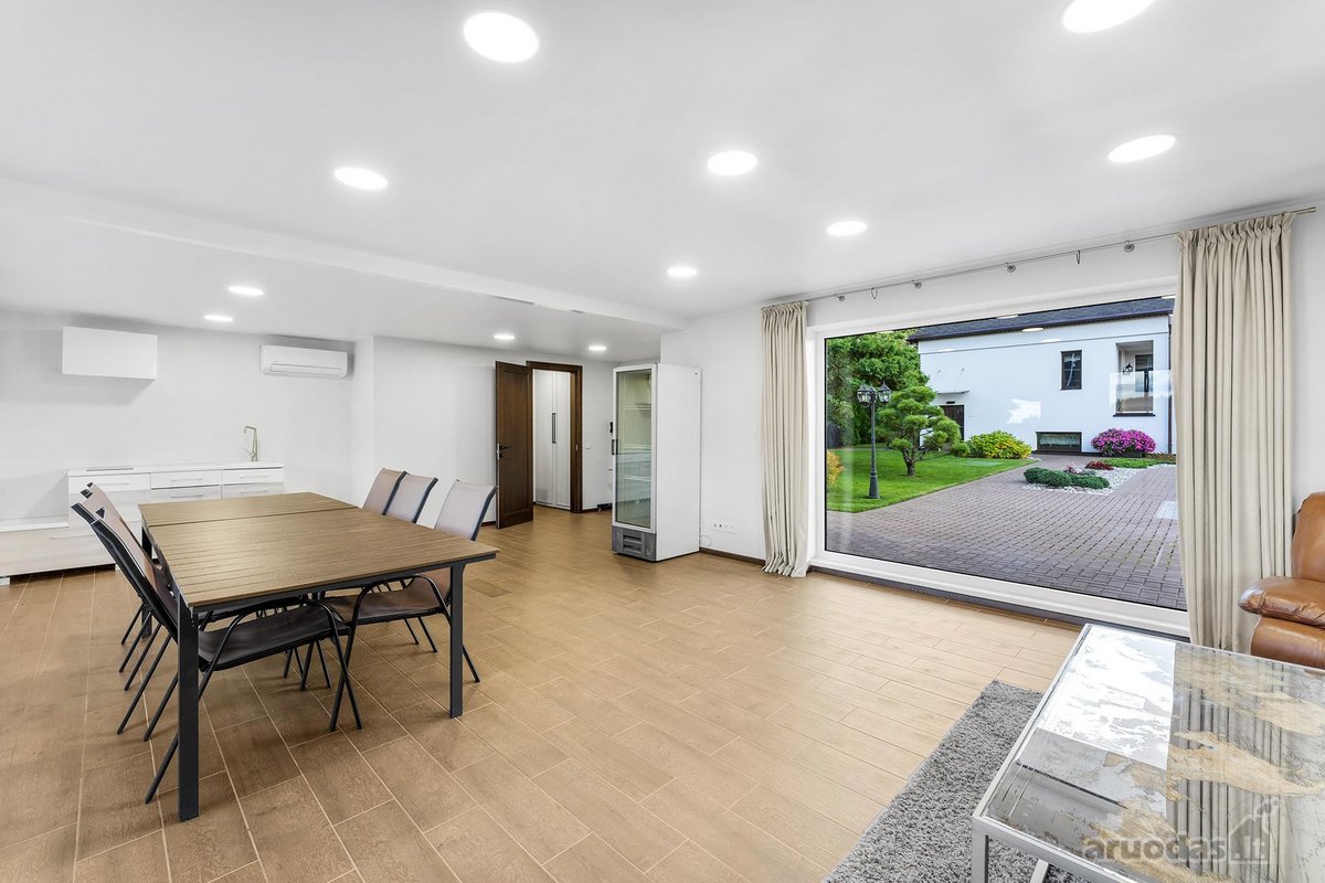 Parduodamas Erdvus, Renovuotas Namas Ramioje - nuotraukos Nr. 52