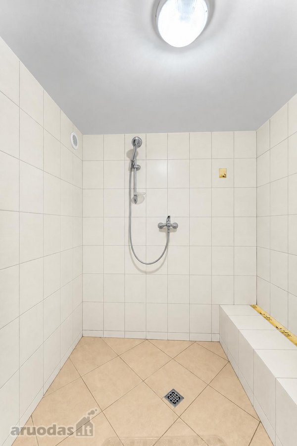 Parduodamas Erdvus, Renovuotas Namas Ramioje - nuotraukos Nr. 41