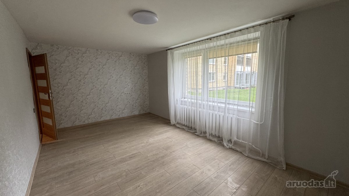 Parduodamas erdvus 3 kambarių butas mūriniame - nuotraukos Nr. 5