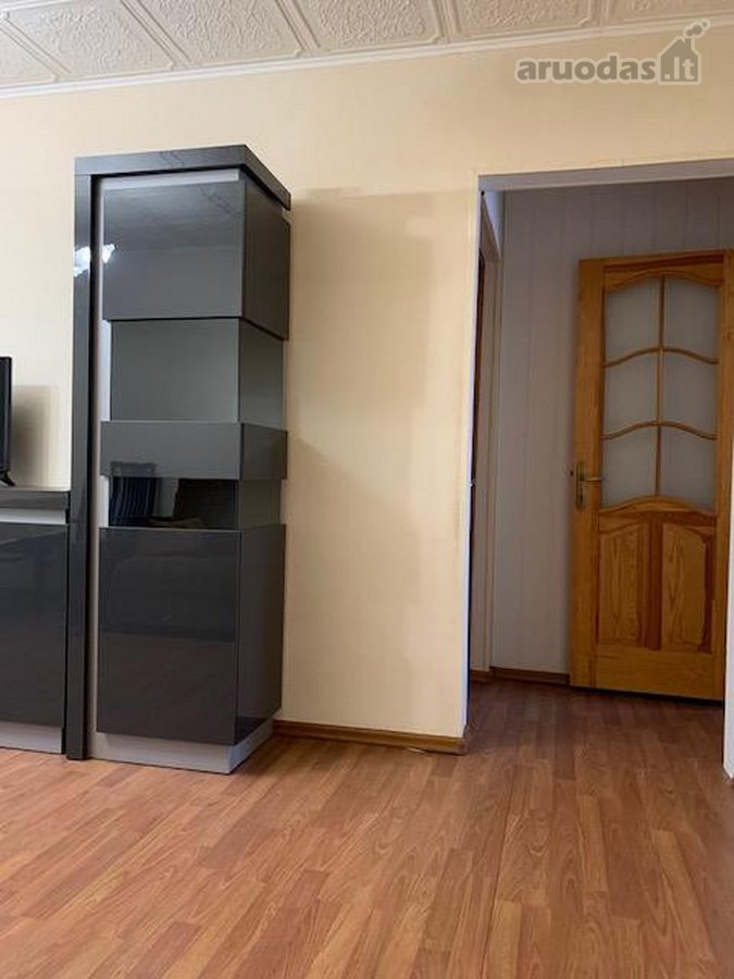 Išnuomojamas kambarys su balkonu 3-jų k. bute - nuotraukos Nr. 2