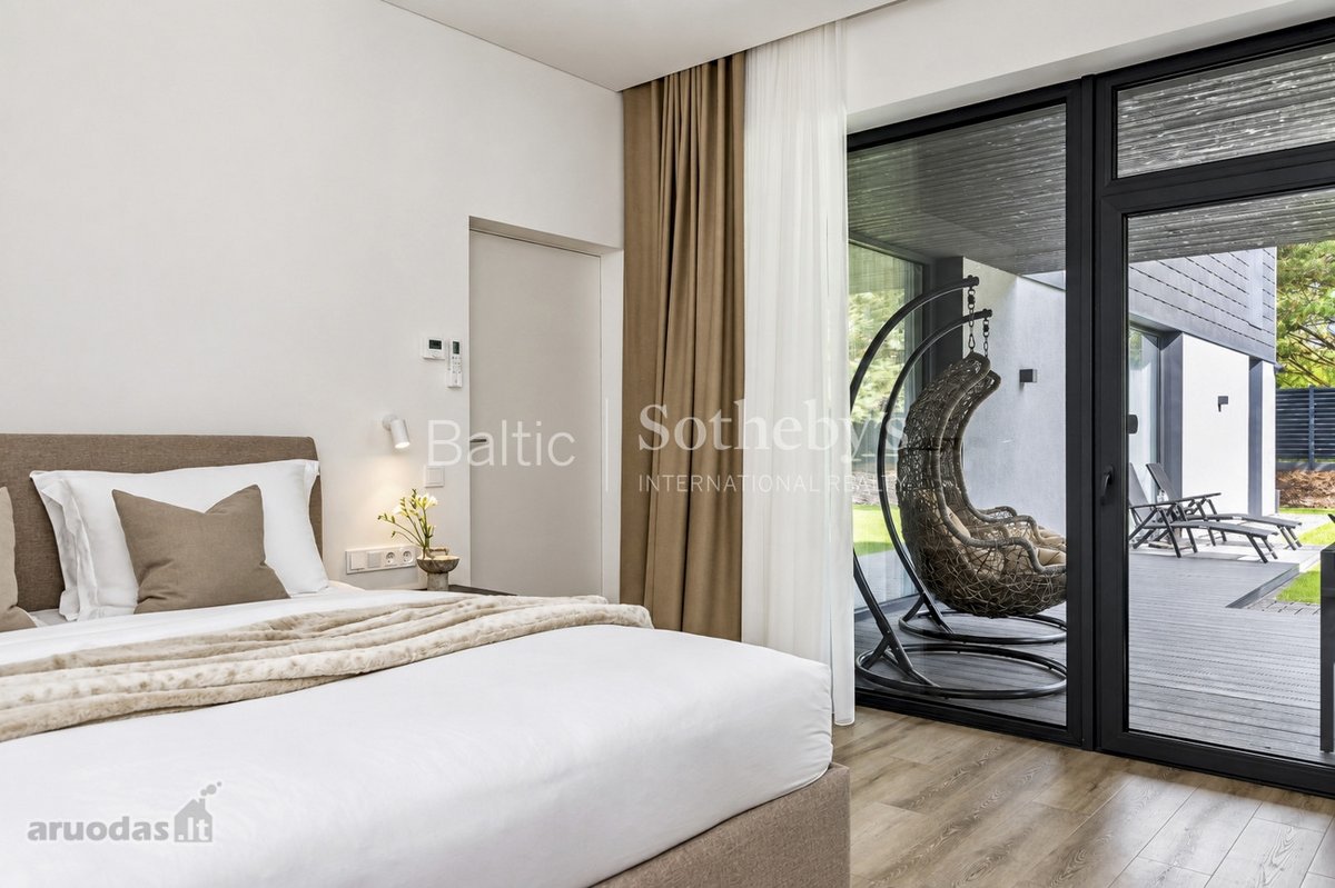 Architektūra, šviesa ir pušų ramybė - nuotraukos Nr. 25