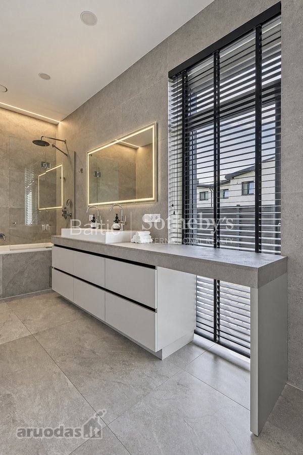 Architektūra, šviesa ir pušų ramybė - nuotraukos Nr. 28