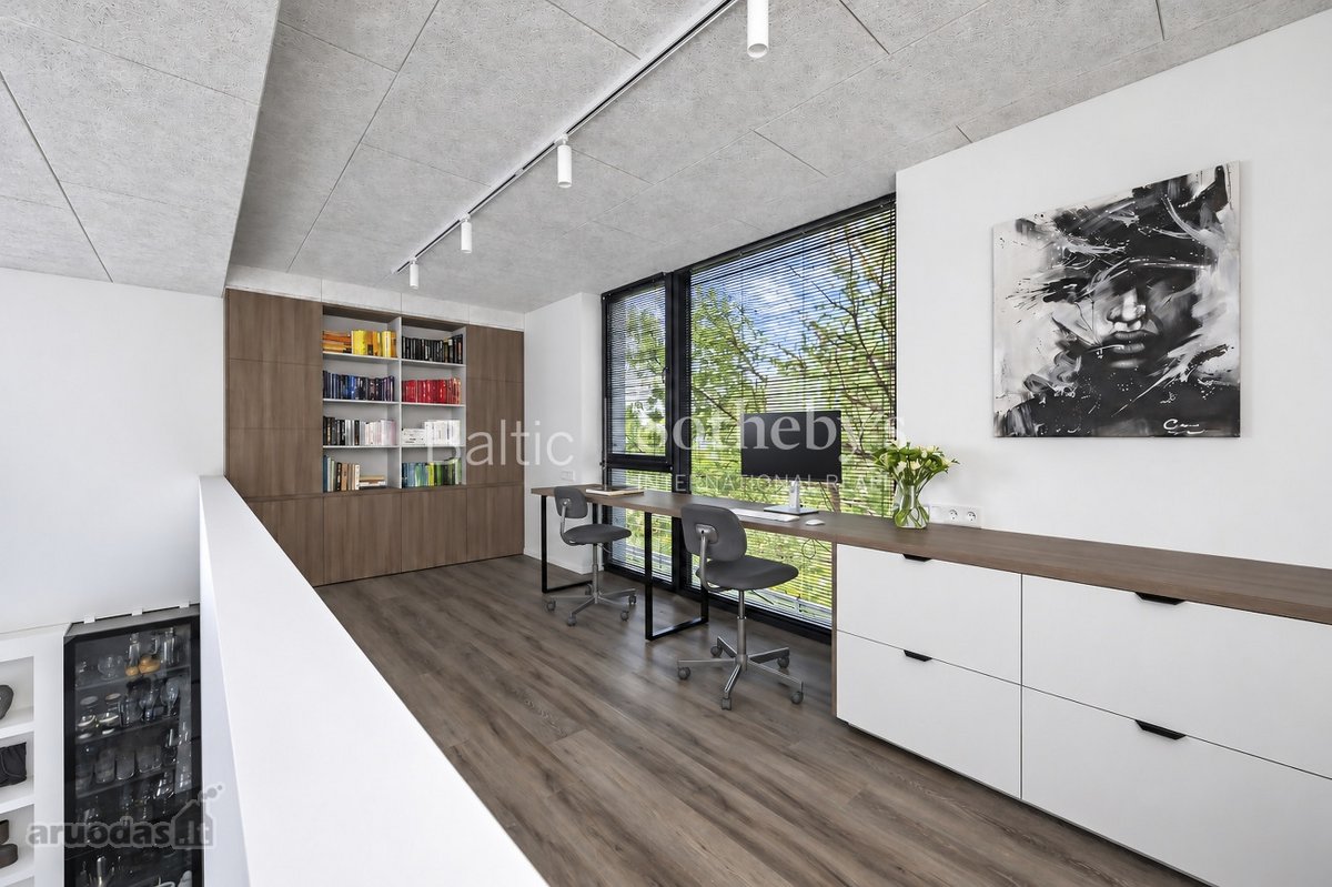 Architektūra, šviesa ir pušų ramybė - nuotraukos Nr. 32