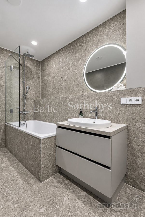 Architektūra, šviesa ir pušų ramybė - nuotraukos Nr. 38