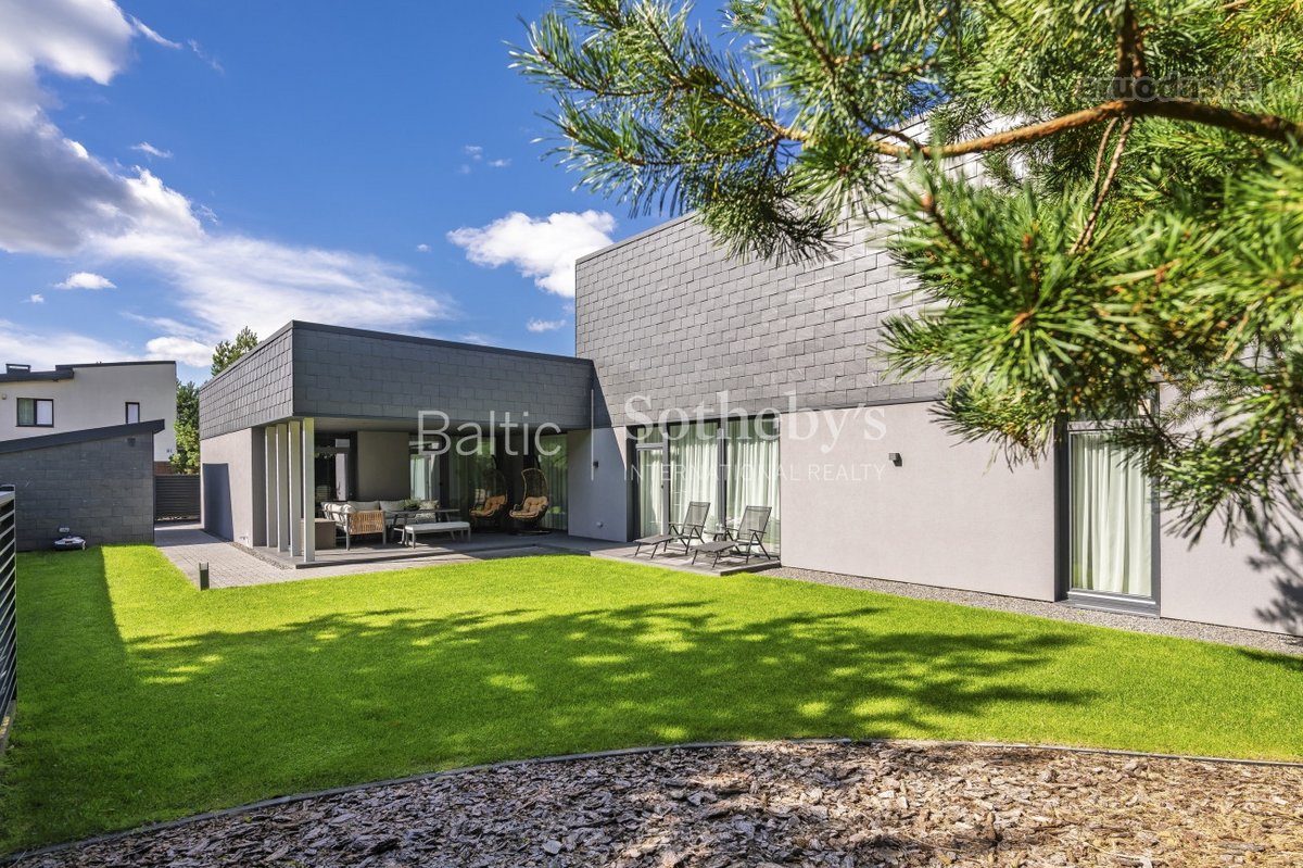 Architektūra, šviesa ir pušų ramybė - nuotraukos Nr. 44