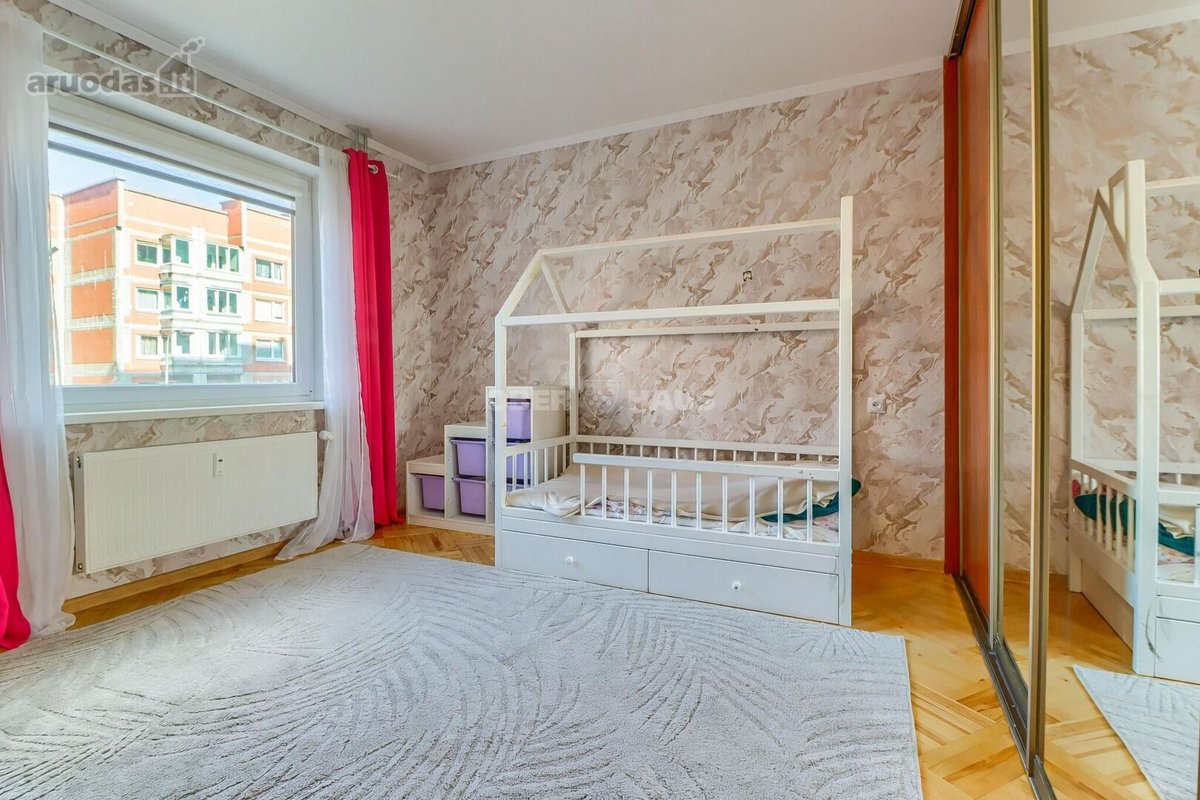 Parduodamas dviejų kambarių butas su baldais - nuotraukos Nr. 6