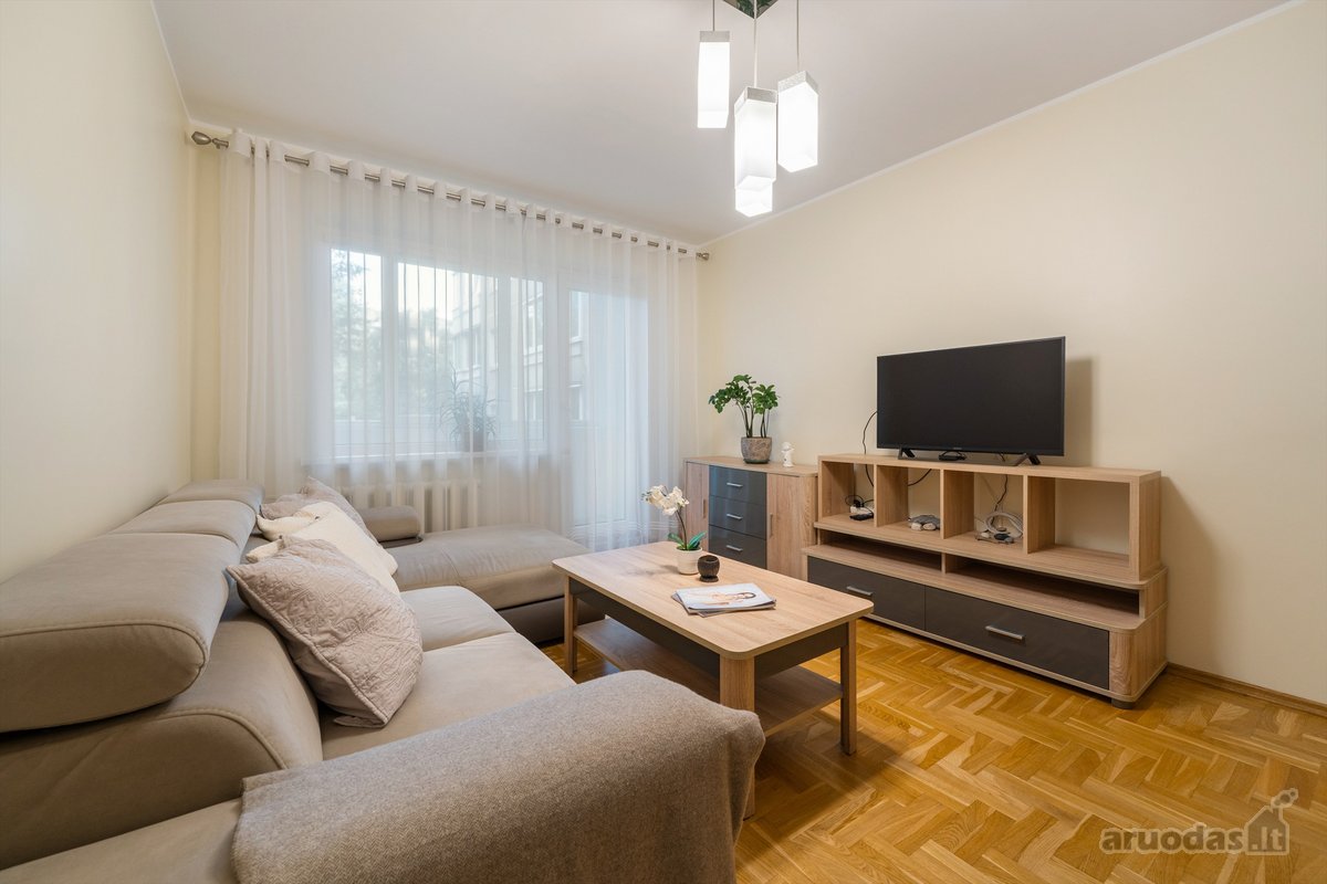 Parduodu labai tvarkingą 3 kambarių (68,29 m² - nuotraukos Nr. 2