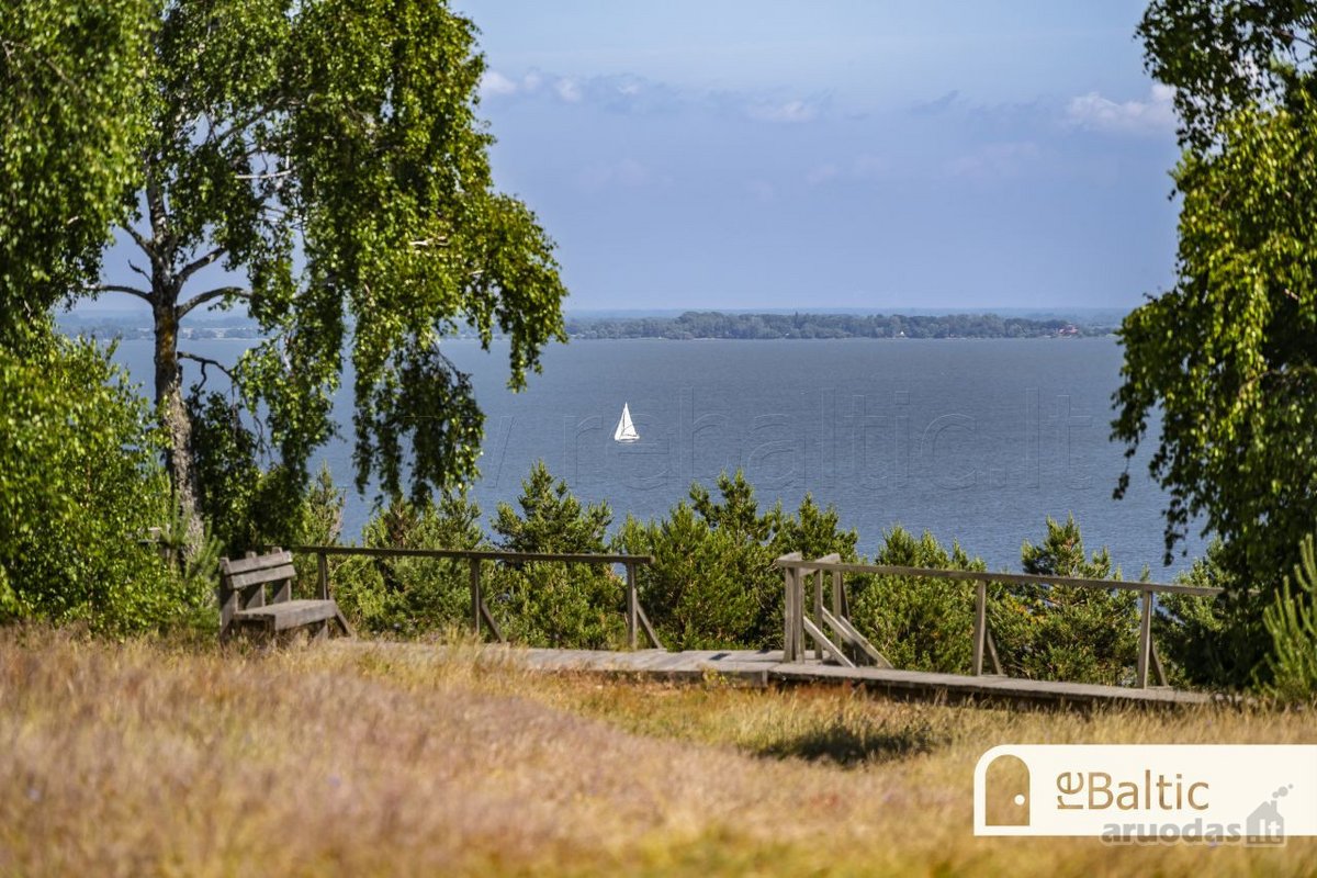 Keturių kambarių butas renovuotame name - nuotraukos Nr. 2