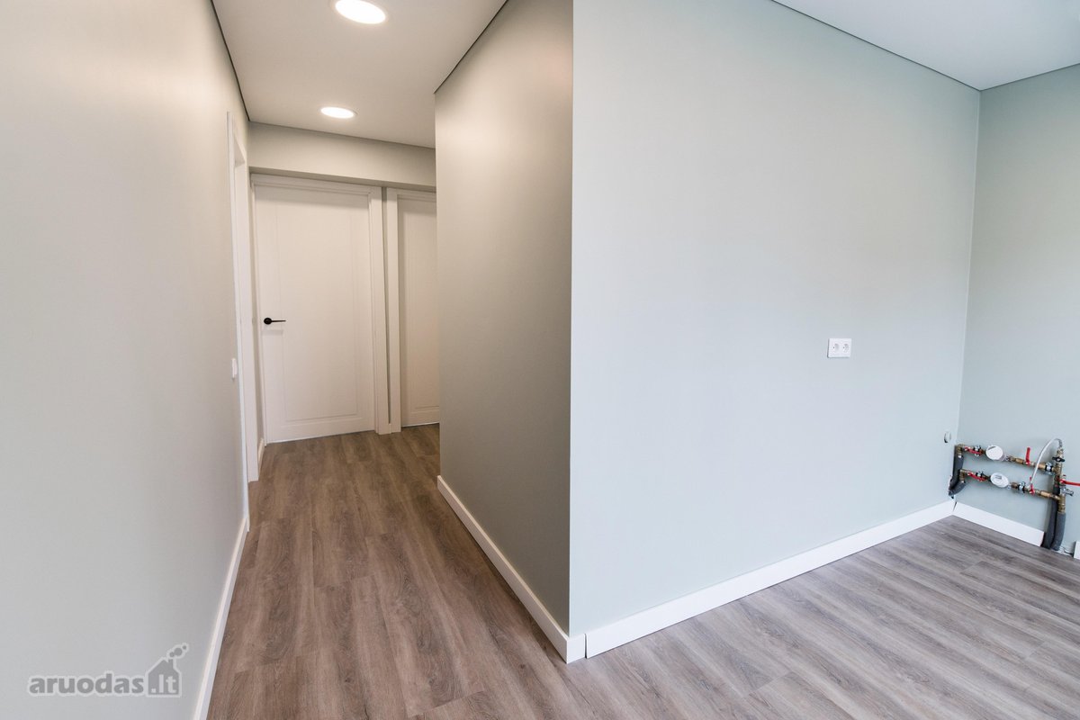 Kapitaliai suremontuotas 3 kambarių butas - nuotraukos Nr. 28
