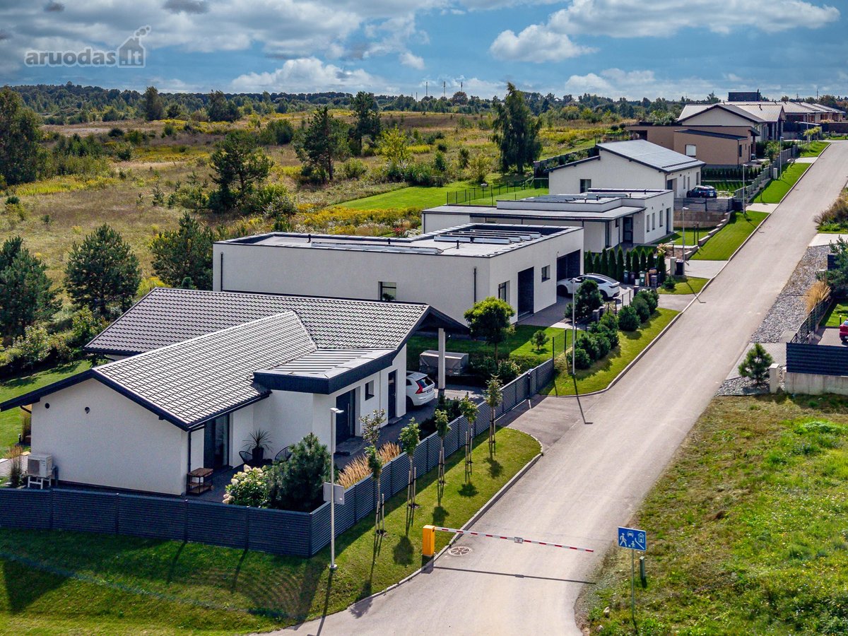 Šviesus Vieno Aukšto Namas Pušų Apsuptyje – - nuotraukos Nr. 46