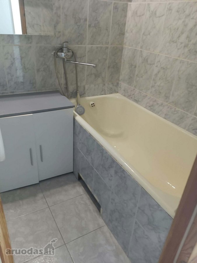 Parduodamas tvarkingas ir šviesus 2 kambarių - nuotraukos Nr. 7