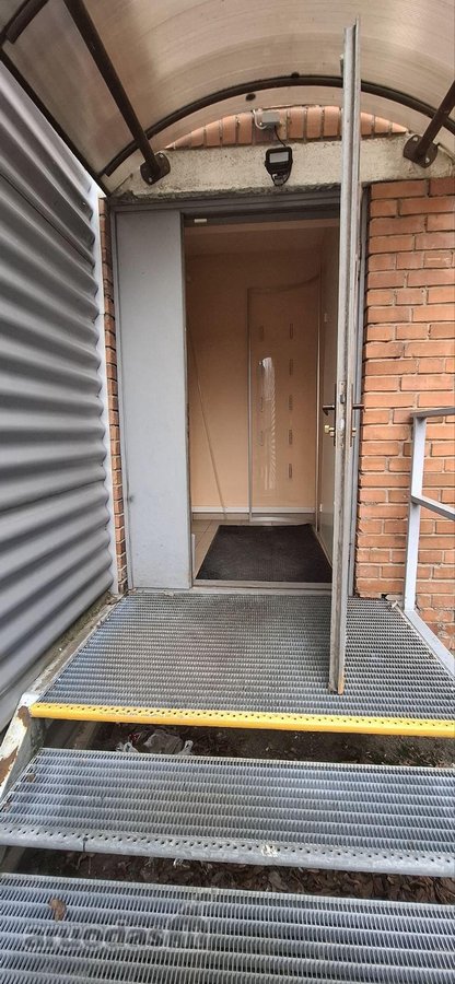 Siūlomos patalpos nuo 80 m² patalpos verslui: - nuotraukos Nr. 2